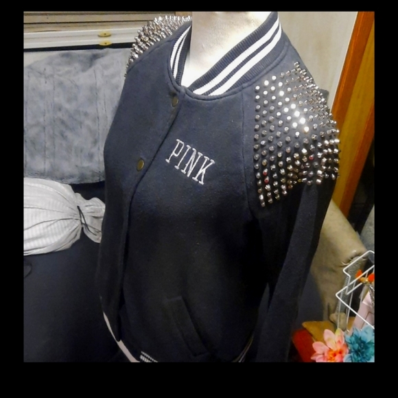 **RARE** Vintage VS PINK Studded Bomber Jacket - Picture 3 of 6